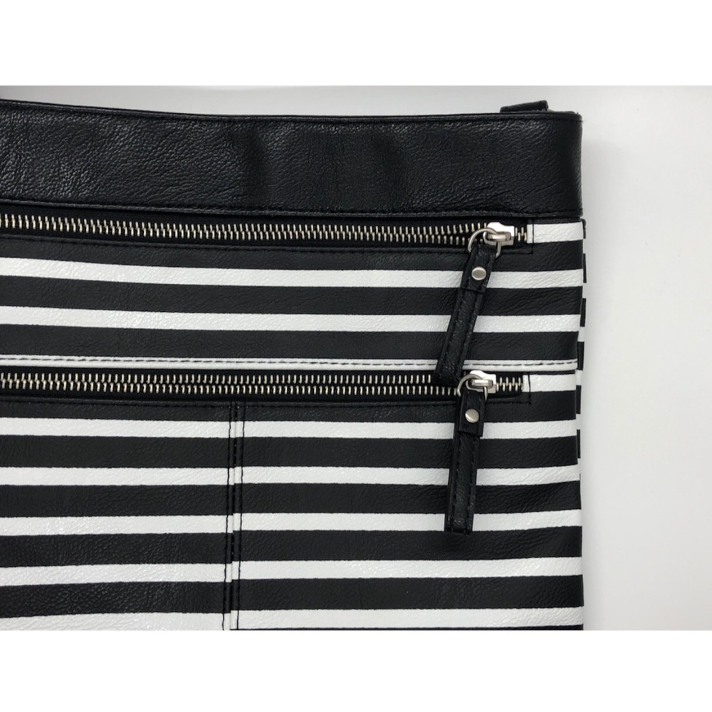 ⭐️Classy Designer B&W Purse